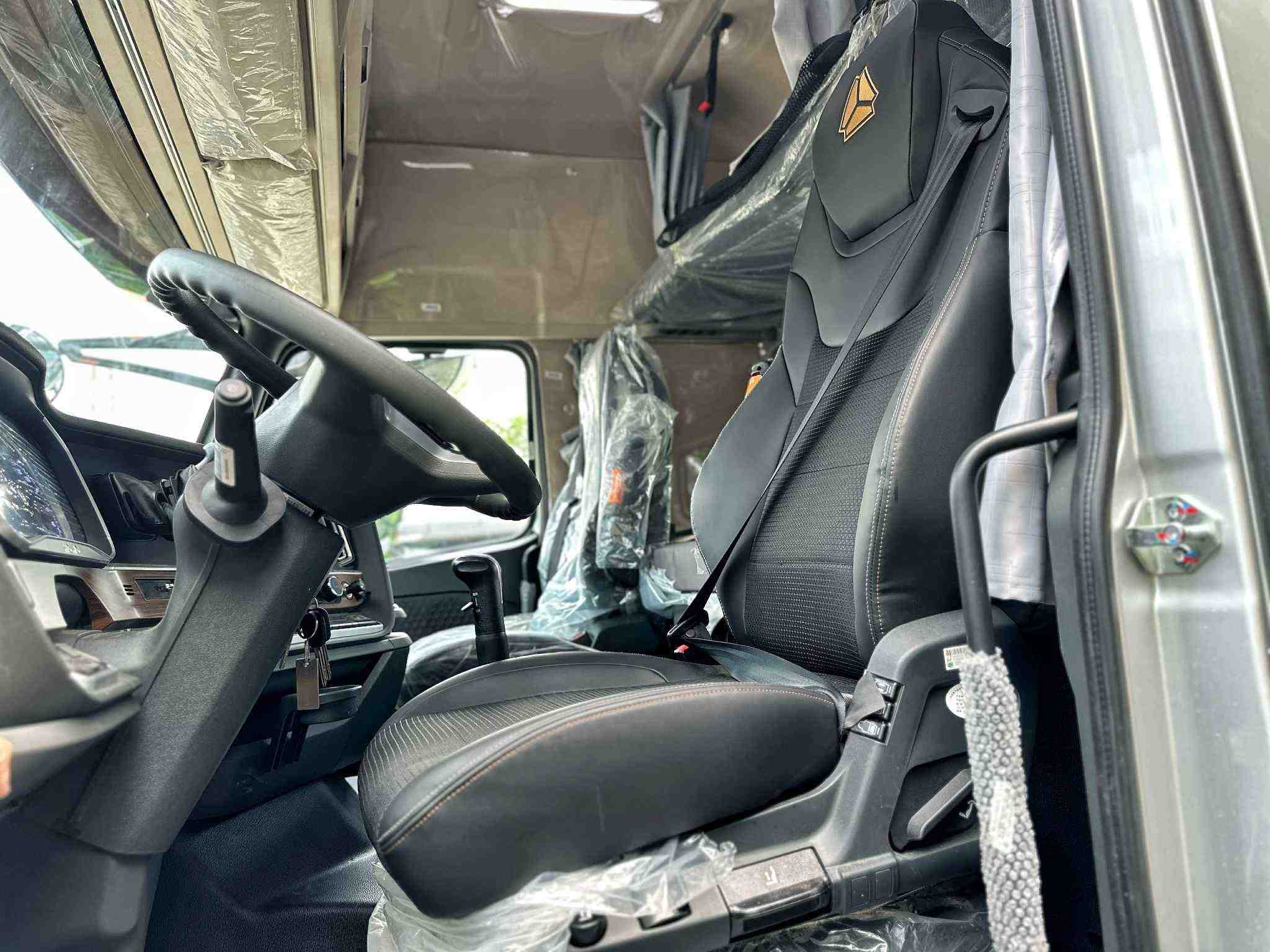 ghe-Howo-TH7-N-460-HP